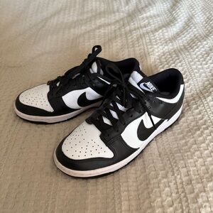 Nike Low Panda dunks